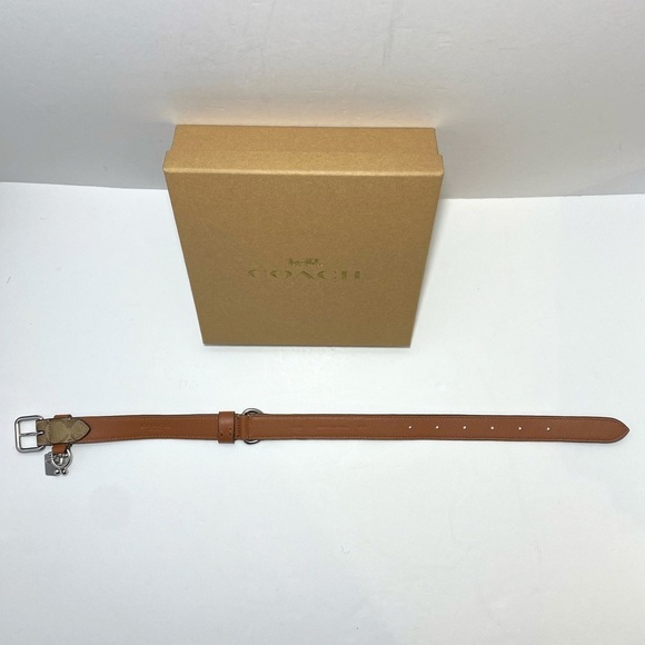 Coach Small Dog Collar Brown Khaki Signature C Includes an Apple AirTag Tracker - Picture 7 of 12